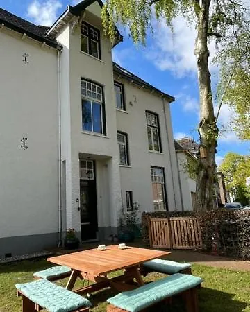 Bed and breakfast Luxe In Stadsvilla, Gratis Parkeren! 3*