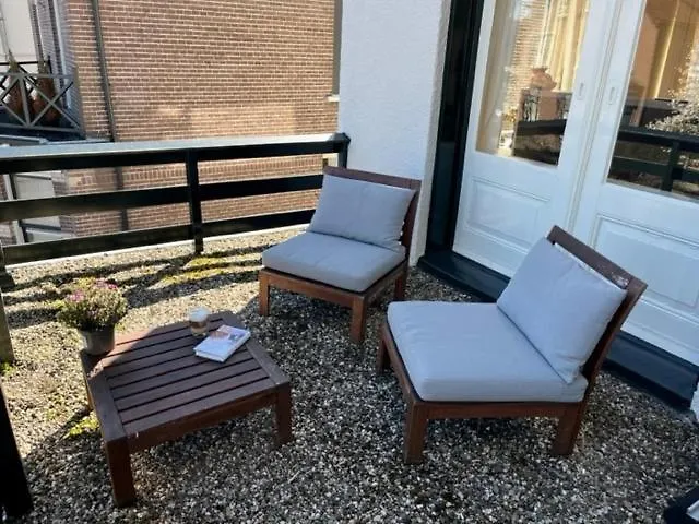 Bed and breakfast Luxe In Stadsvilla, Gratis Parkeren!