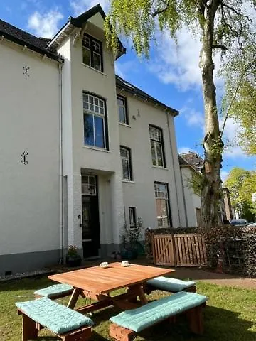 Bed and breakfast Luxe In Stadsvilla, Gratis Parkeren! 3*